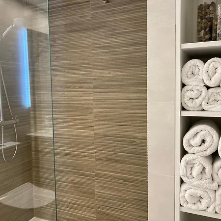 Apartment Centrico, Climatizado Y Totalmente Equipado De 3 6-7 Personas *